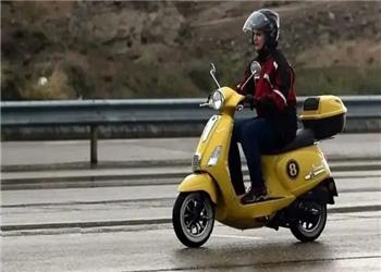 ابلاغ رسمی مصوبه صدور گواهینامه موتورسیکلت برای زنان/ عکس