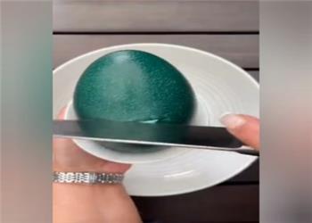 شترمرغ عجیب صاحب تخم سبز رنگه!