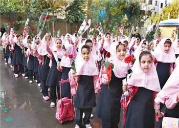 نواخته شدن زنگ «جشن شکوفهها» برای بیش از یک میلیون کلاس اولی